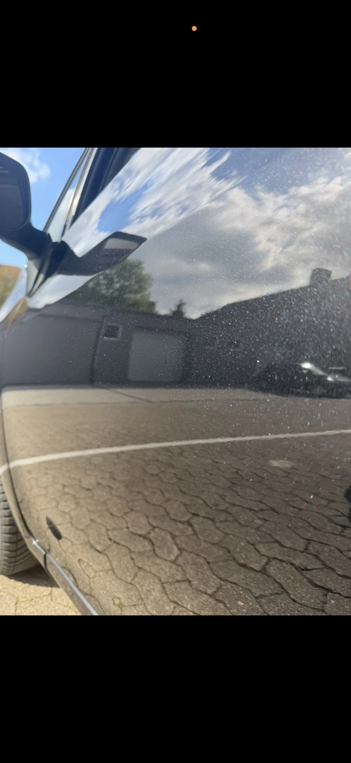 Spiegelungen im Lack